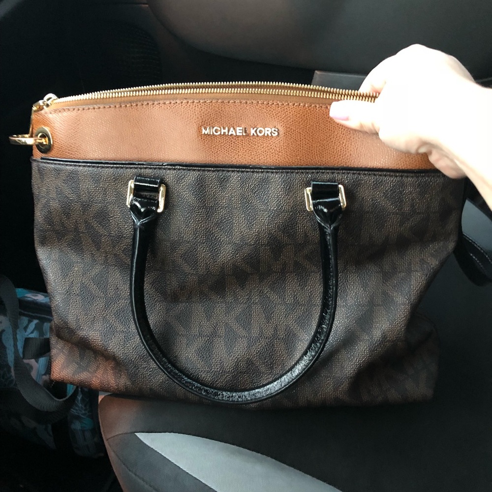 MK CROSSBODY
